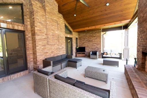 7078 Custom Home Covered Outdoor Living 7078 Custom Home outdoor living