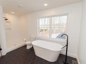 Tuxford Covington Plan bath