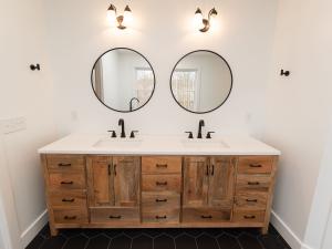 Tuxford Covington Plan bath vanity